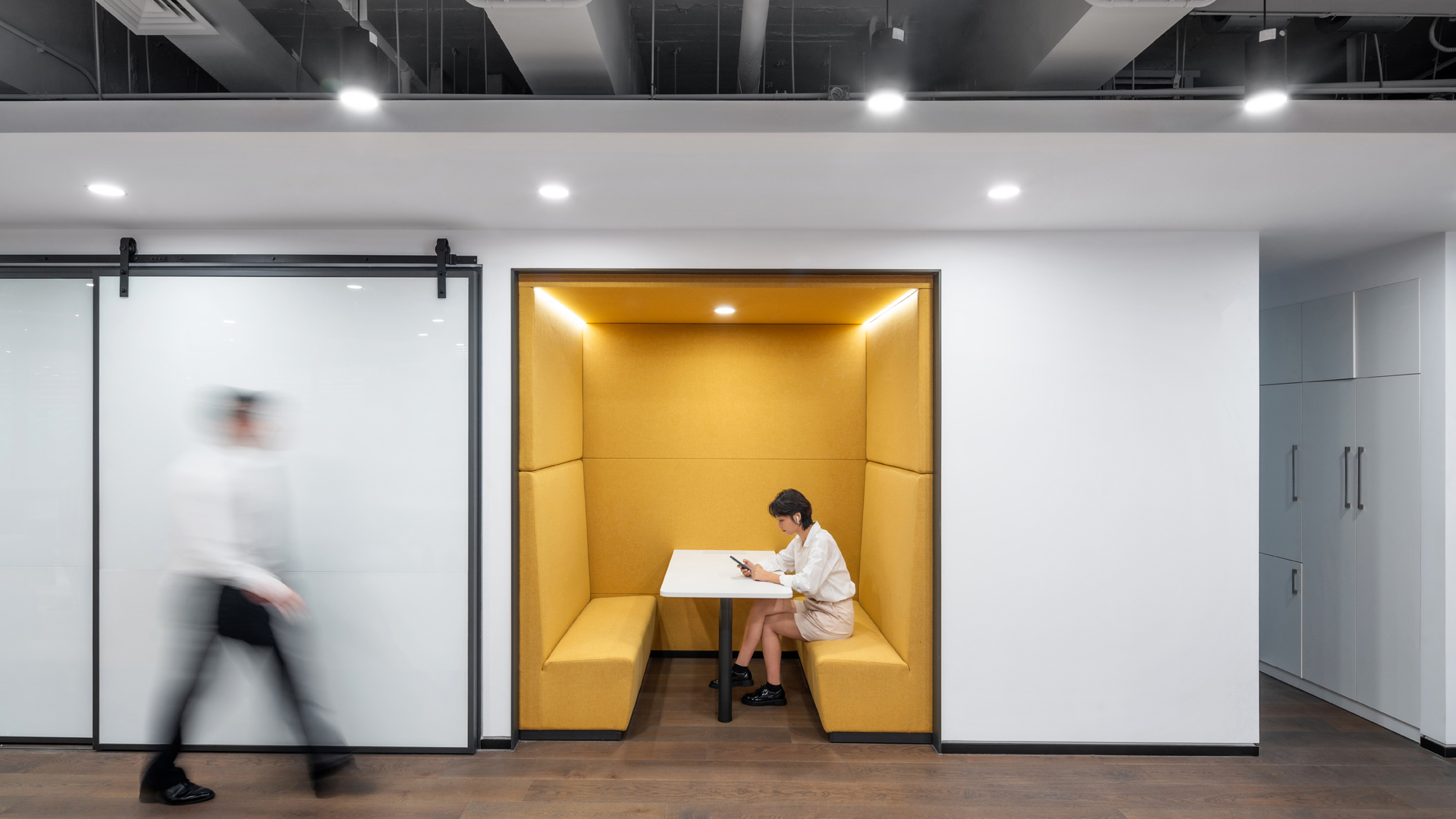 Why Focus Spaces Matter in the Modern Office 2